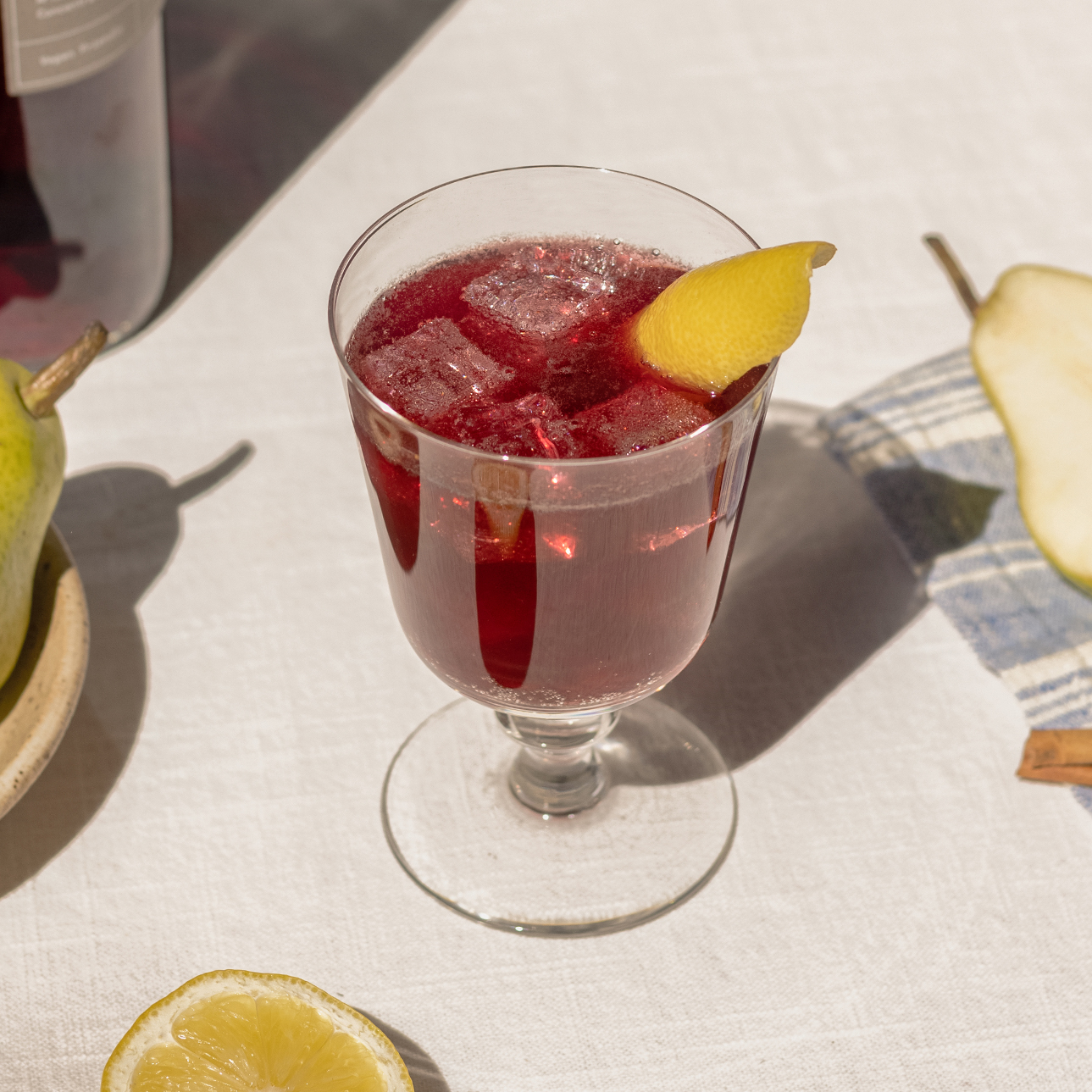 Try the Avaline autumn spritz with our Red.